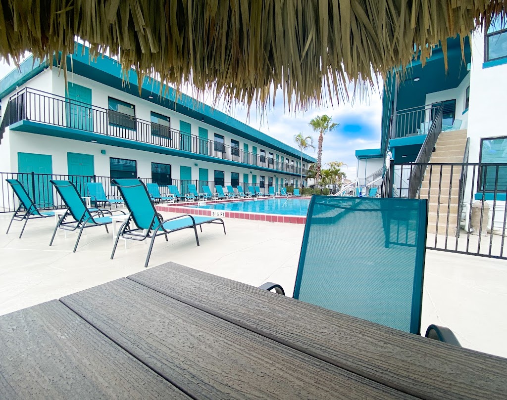 Tahitian Resort | 11320 Gulf Blvd, Treasure Island, FL 33706, USA | Phone: (727) 360-6264