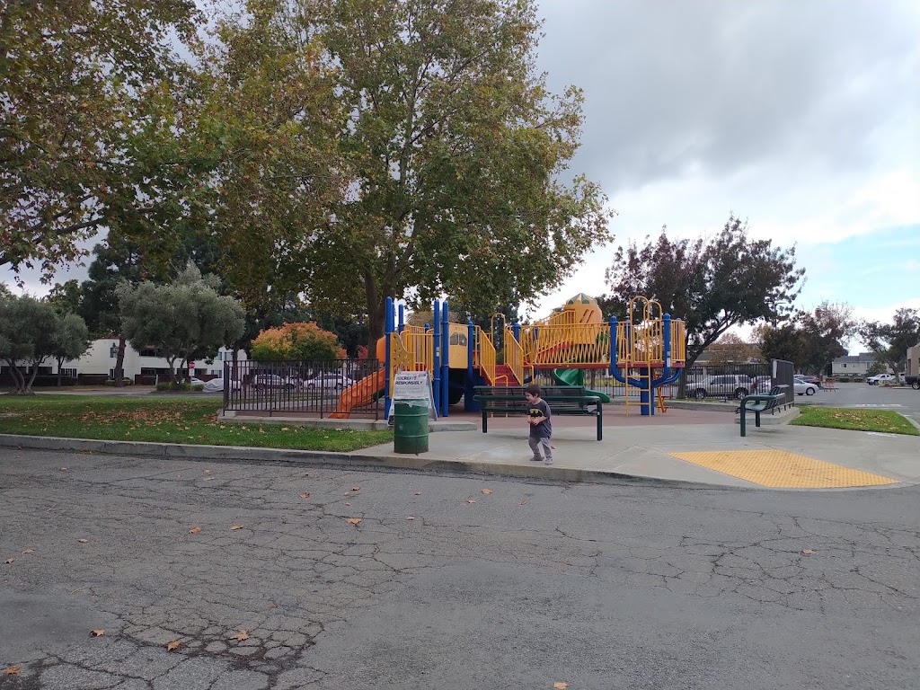 Centerville Library | Brookvale Trail Park, 3801 Nicolet Ave, Fremont, CA 94536, USA | Phone: (510) 795-2629