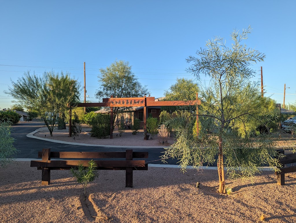 Country Cowboy RV Park | 597 E Old West Hwy, Apache Junction, AZ 85119, USA | Phone: (480) 982-3046