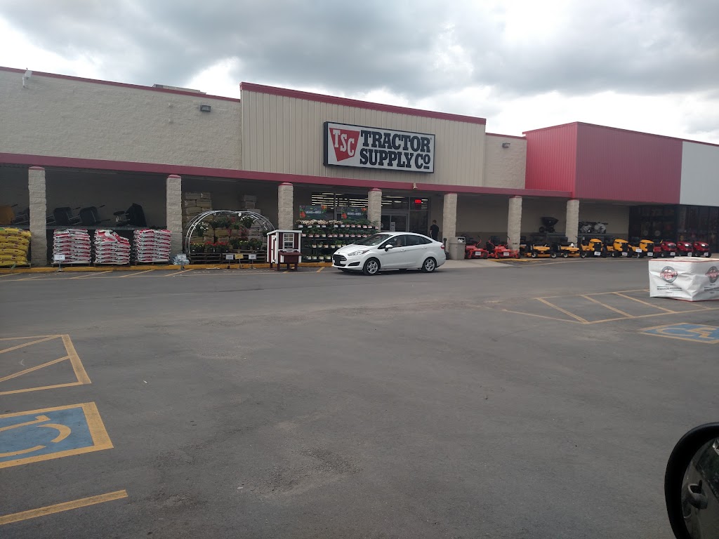 Tractor Supply Co. | 356 Frey St, Ashland City, TN 37015, USA | Phone: (615) 792-1903