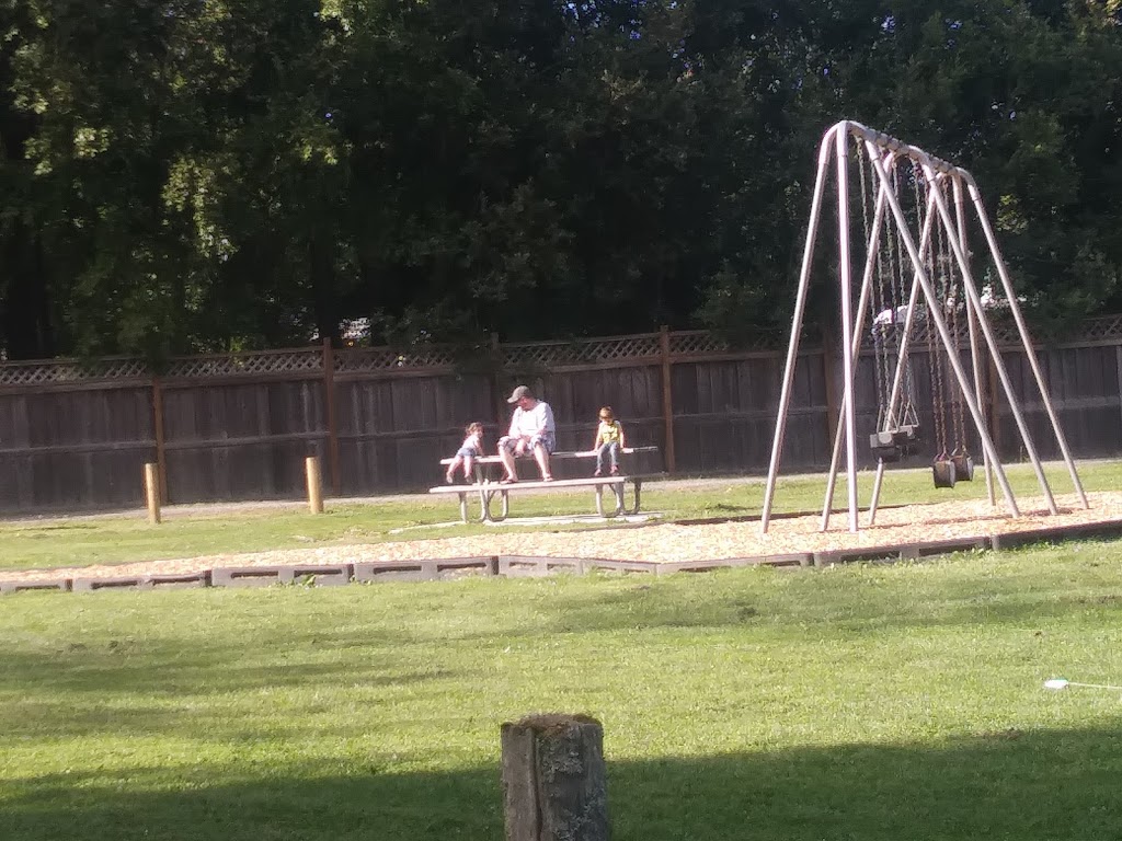 Oak Bay Campground and Day Use Park | 290 Cleveland St, Port Hadlock-Irondale, WA 98339, USA | Phone: (360) 385-9160