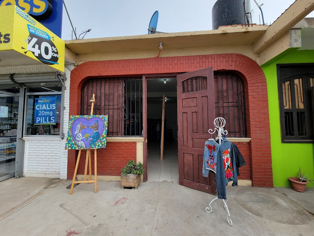 La Luna Art Gallery | KM33, Escenica Ensenada - Tijuana, 22710 Rosarito, B.C., Mexico | Phone: 661 104 3694