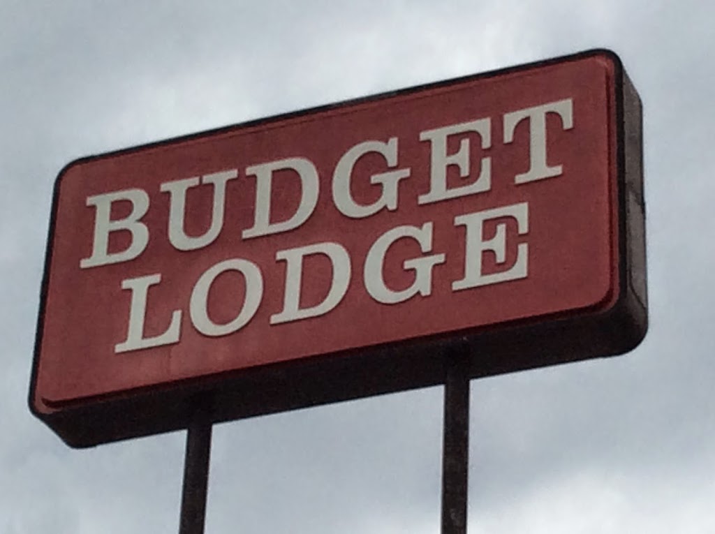 Budget Lodge | 930 J Clyde Morris Blvd, Newport News, VA 23601, USA | Phone: (757) 223-1511