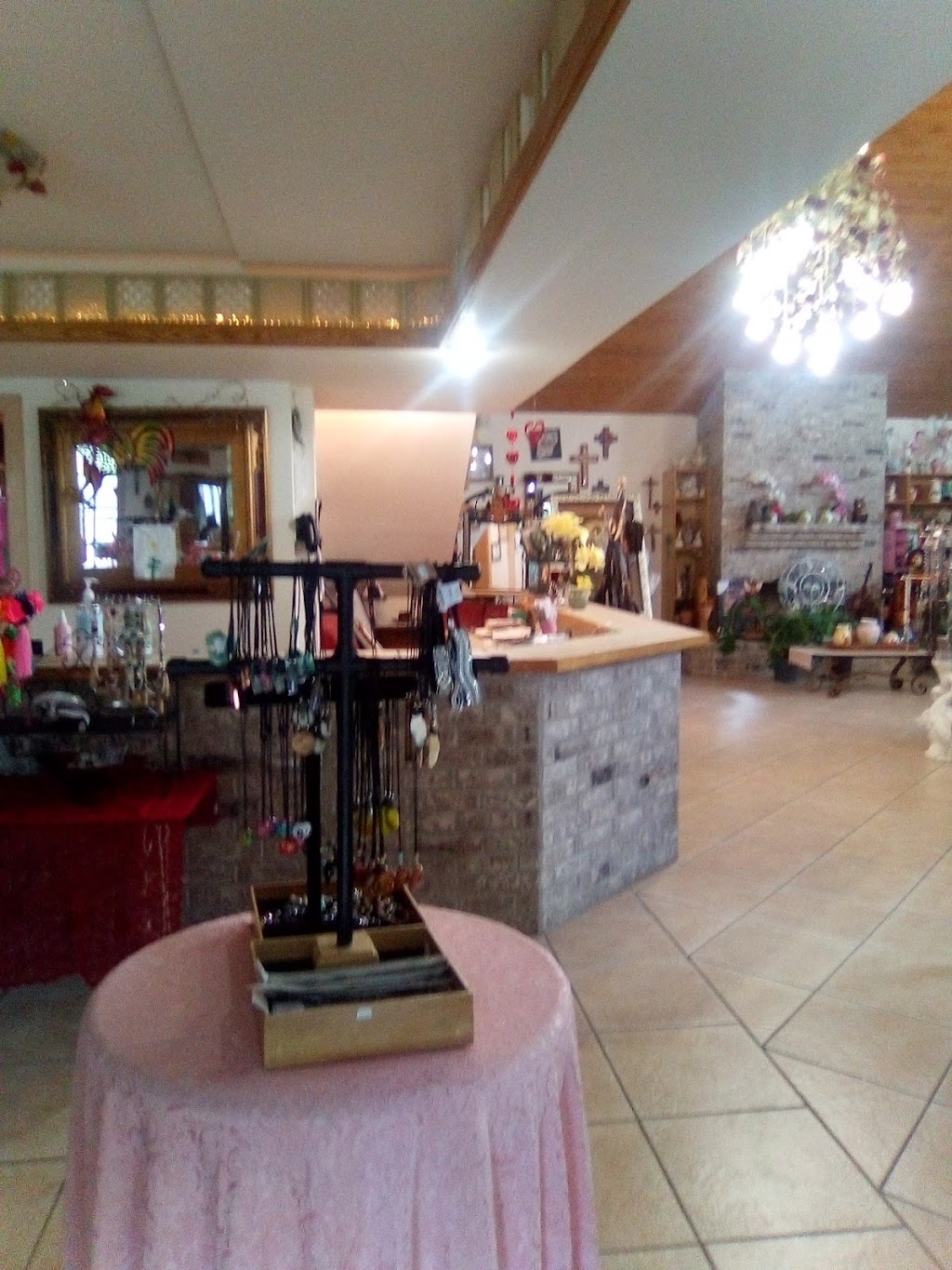 Zues Bridal Floral & Gifts | 1830 I-37, George West, TX 78022, USA | Phone: (361) 449-1175