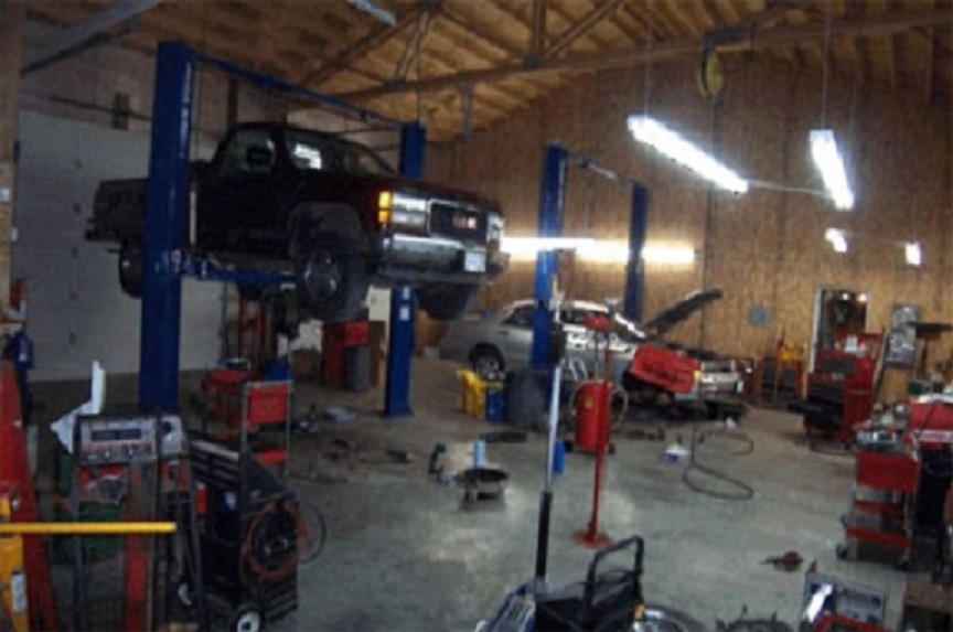 2000 Auto Repair | 17584 OR-211, Molalla, OR 97038, USA | Phone: (503) 829-2000