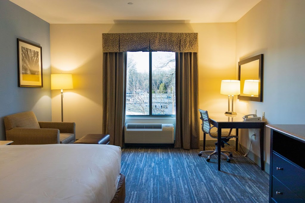 Comfort Inn & Suites Plainville-Foxboro | 164 Washington St, Plainville, MA 02762, USA | Phone: (508) 809-7840