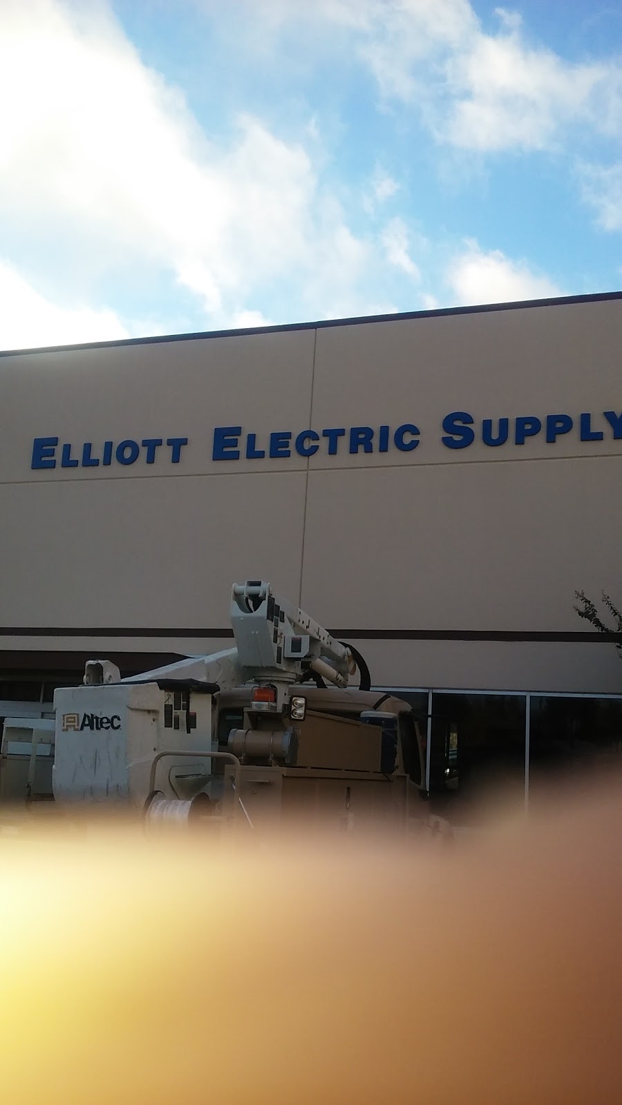 Elliott Electric Supply | 2900 E Pioneer Pkwy Suite 170, Arlington, TX 76010, USA | Phone: (817) 695-1616
