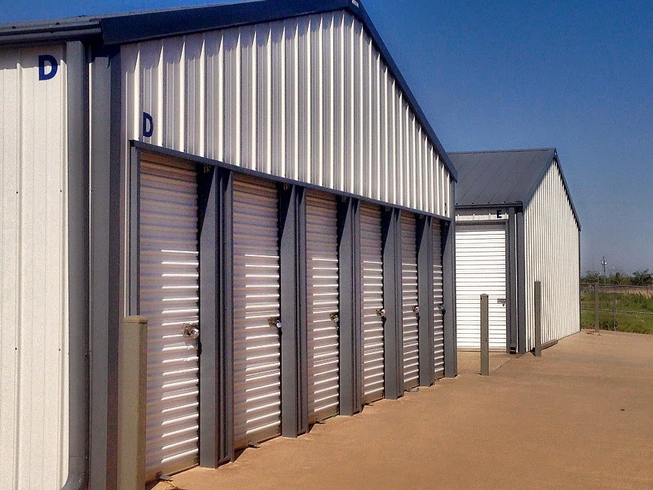 81 Storage | 2811 South Highway 81 Srv Road, El Reno, OK 73036 | Phone: (405) 262-2388