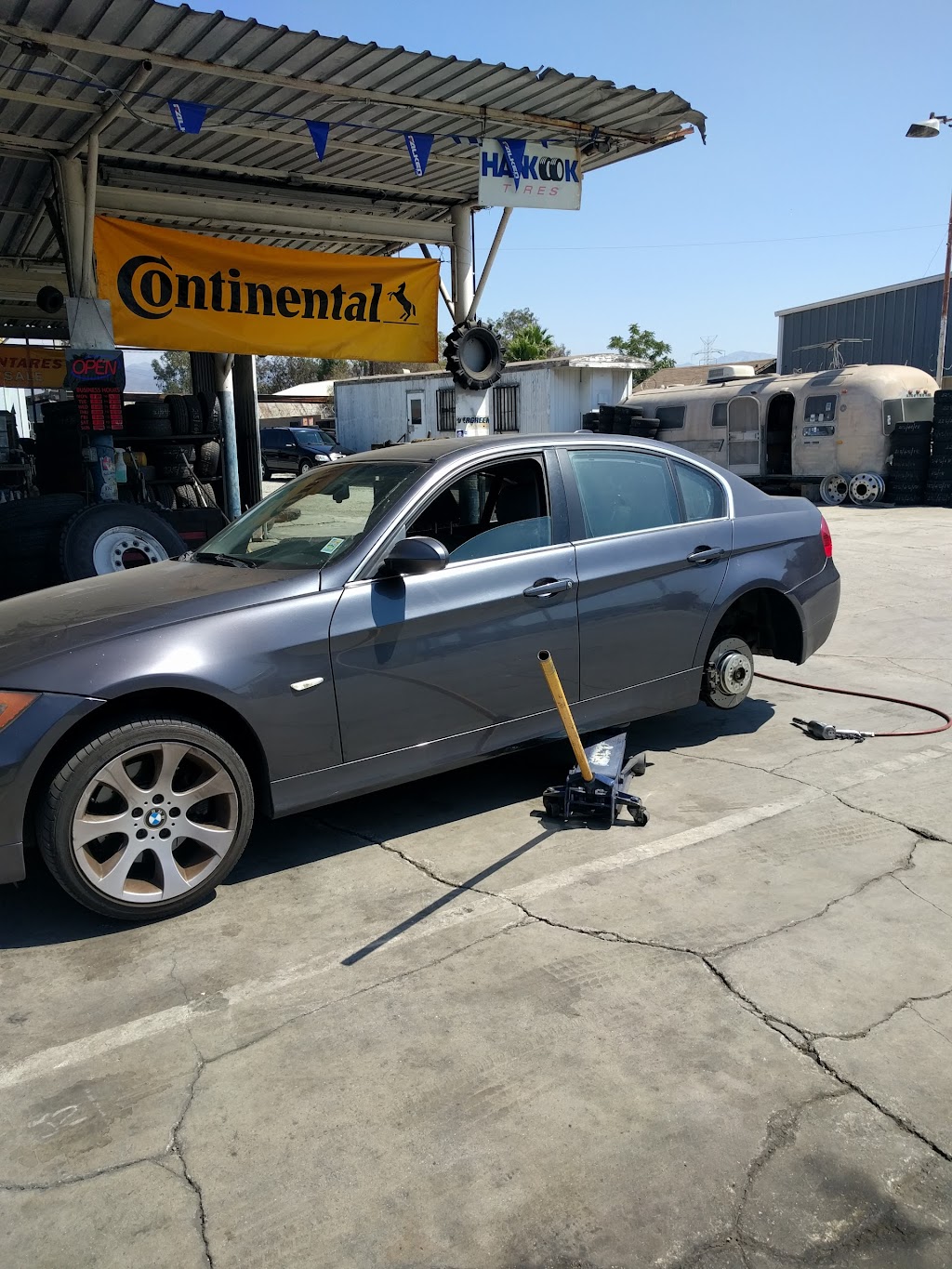 B & B Tire Services | 15545 Arrow Hwy, Irwindale, CA 91706, USA | Phone: (626) 338-1770