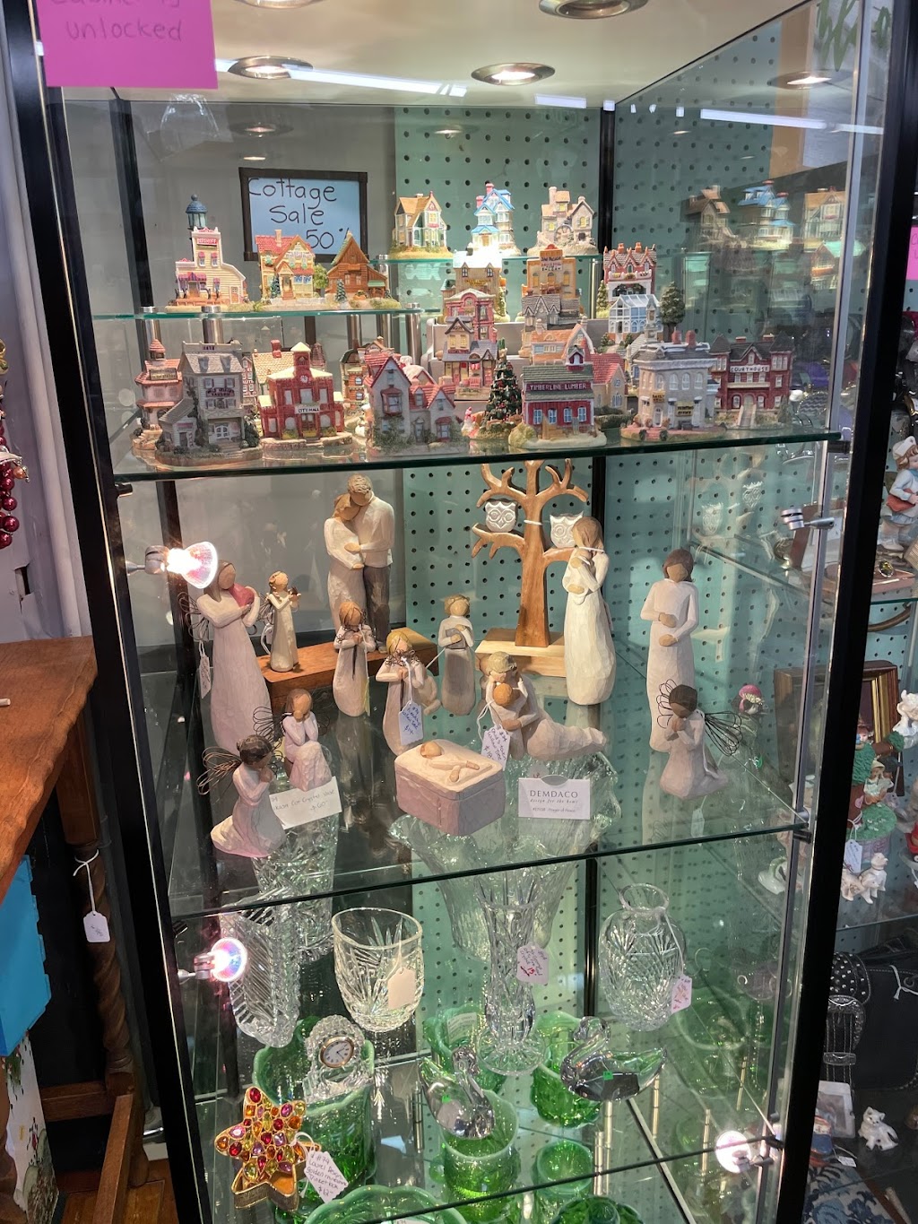 Azle Antique Mall | 1951 NW Pkwy St, Azle, TX 76020, USA | Phone: (817) 677-5851