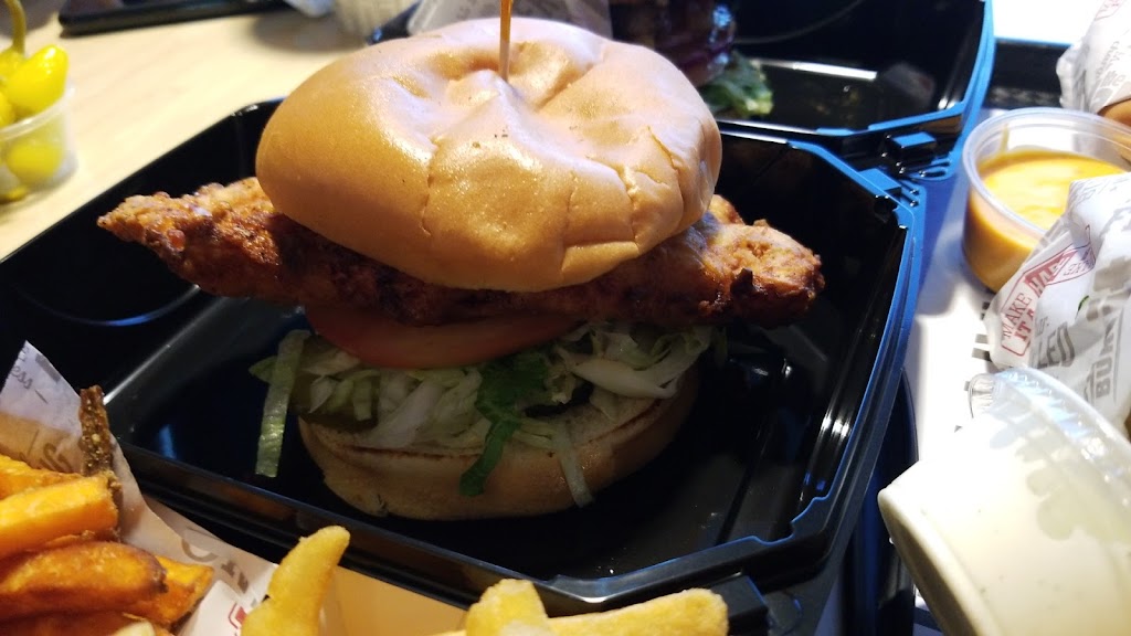 The Habit Burger Grill | 8480 N Friant Rd, Fresno, CA 93720, USA | Phone: (559) 433-8815