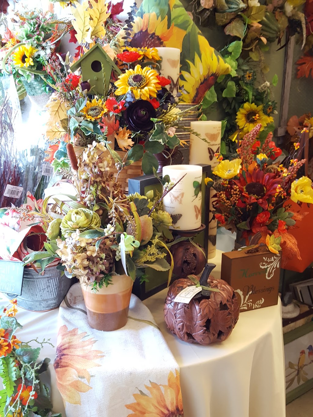 Off Broadway Floral & Gift | 420 N Ridge Rd, Lorain, OH 44053 | Phone: (440) 233-5529