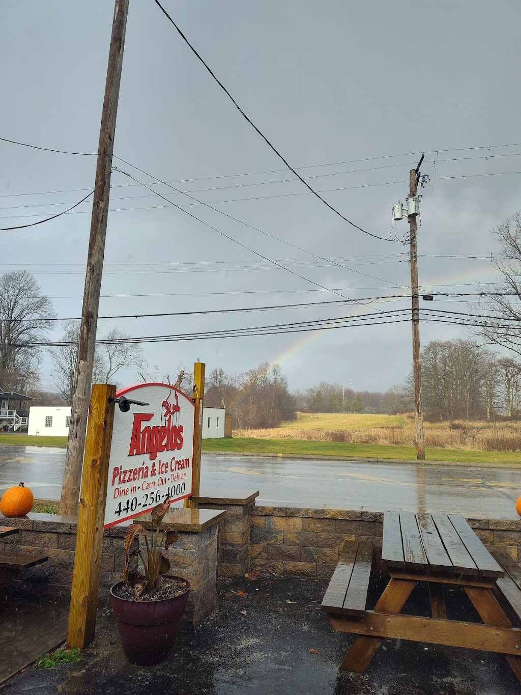 Angelos Pizzeria & Ice Cream | 8162 Euclid Chardon Rd, Kirtland, OH 44094, USA | Phone: (440) 256-4000