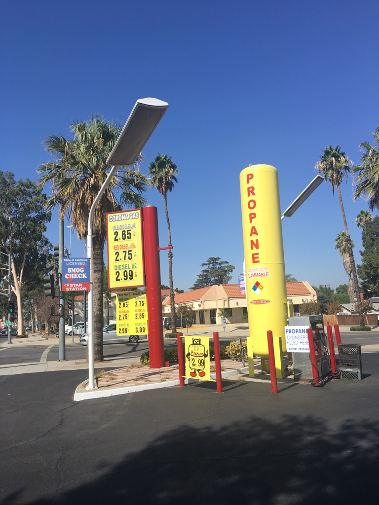 Corona Gas Station | 625 W 6th St, Corona, CA 92882, USA | Phone: (951) 275-6528