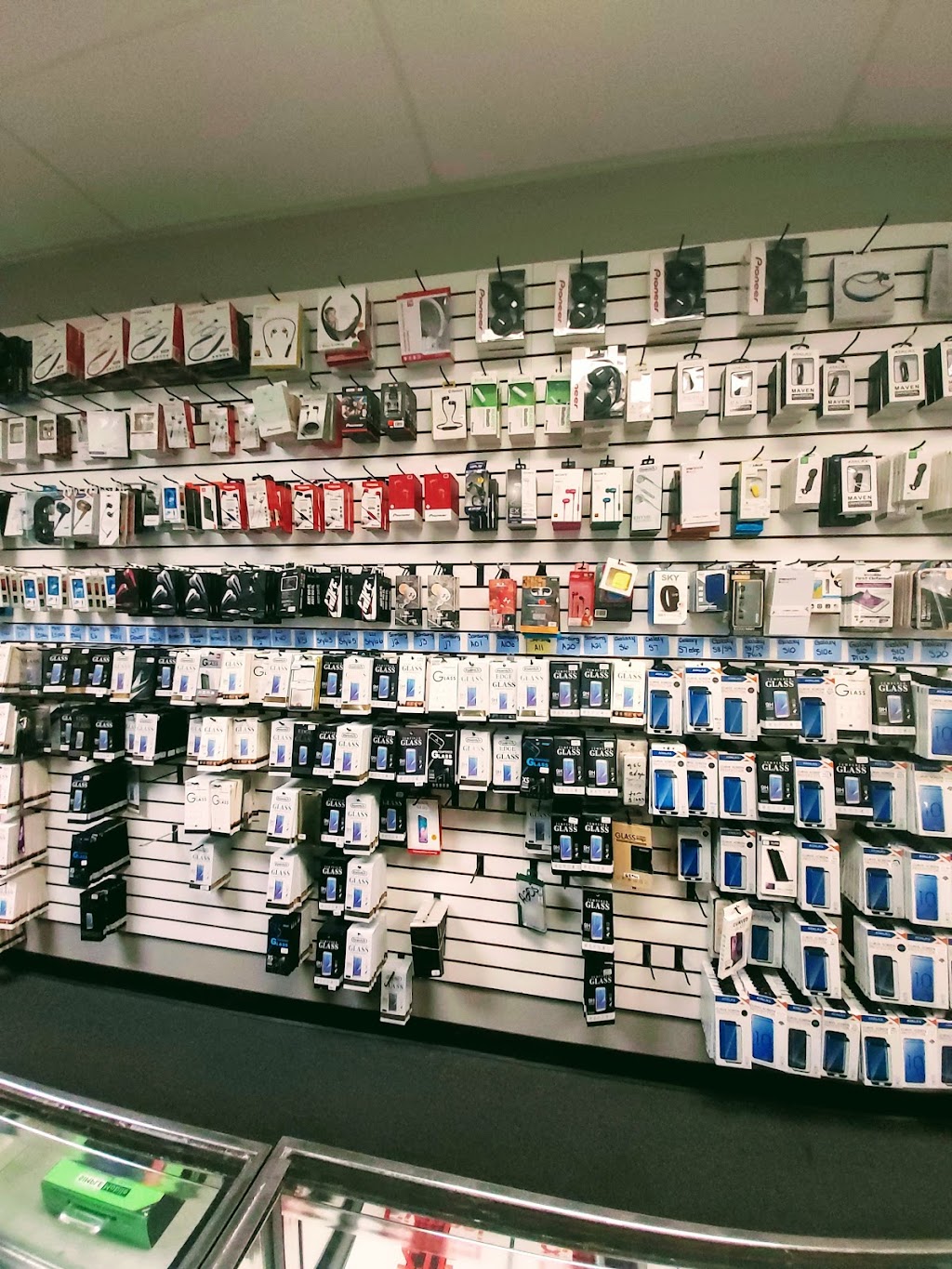 Wireless Superstore | Valley Fair Shopping Center, 8024 N 35th Ave, Phoenix, AZ 85051, USA | Phone: (602) 246-8886