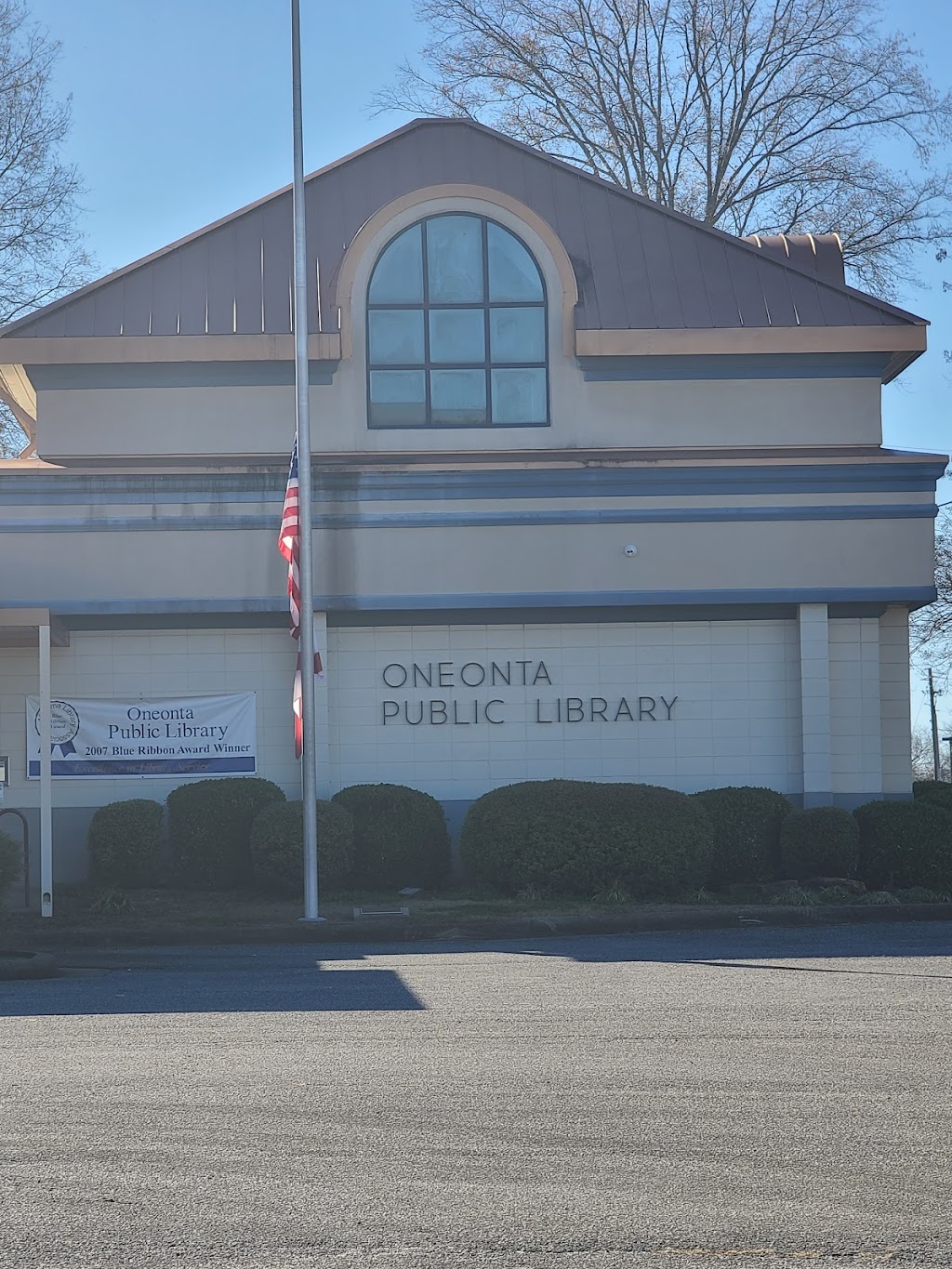 Oneonta Public Library | 221 2nd St S, Oneonta, AL 35121, USA | Phone: (205) 274-7641