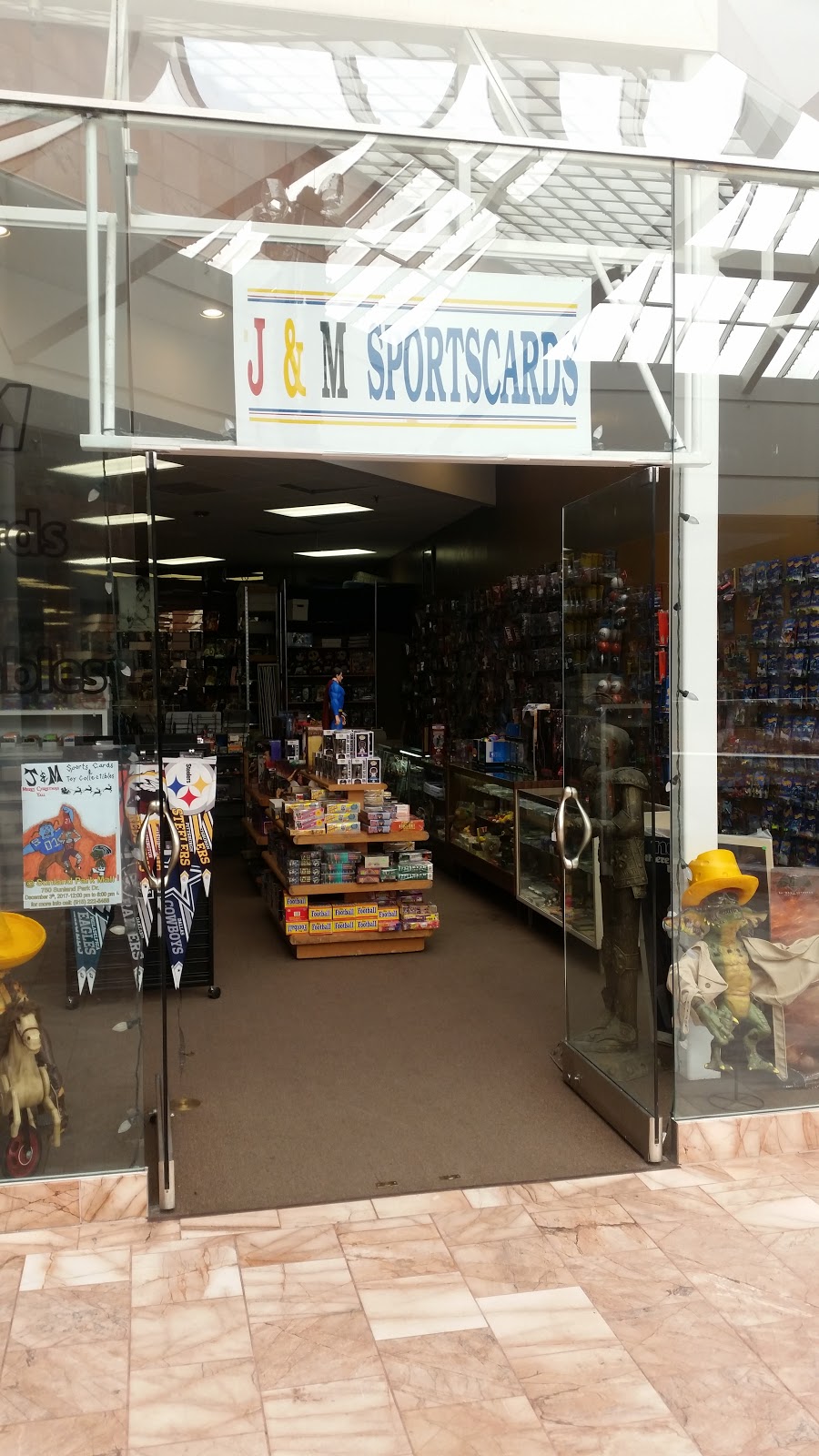 J & M SPORTS CARDS AND TOY COLLECTIBLES | 750 Sunland Park Dr, El Paso, TX 79912, USA | Phone: (915) 222-5458