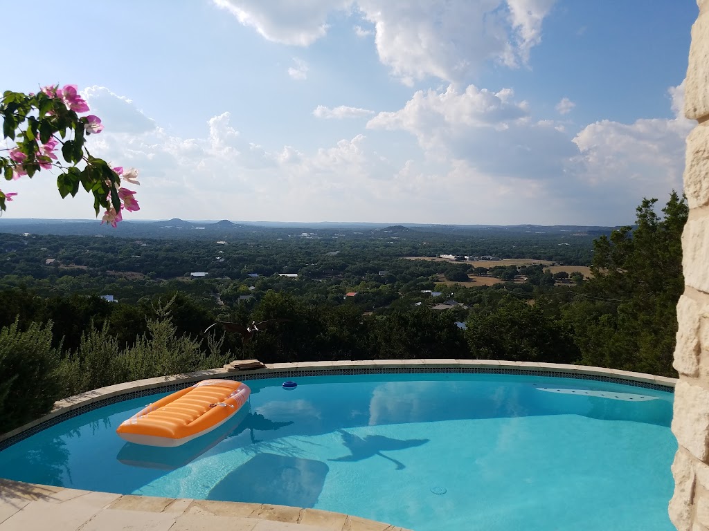 Bella Vista Bed & Breakfast | 2121 Hilltop Dr, Wimberley, TX 78676, USA | Phone: (512) 847-6425