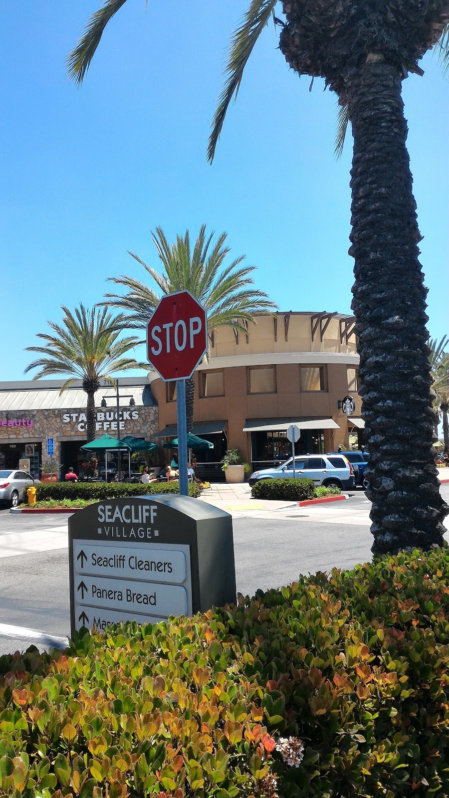 Seacliff Village Shopping Center | Yorktown St &, Main St, Huntington Beach, CA 92648 | Phone: (714) 259-9090