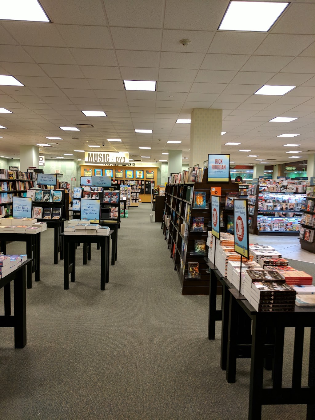 Barnes & Noble | 401 Newport Center Dr Suite A215, Newport Beach, CA 92660, USA | Phone: (949) 718-0109