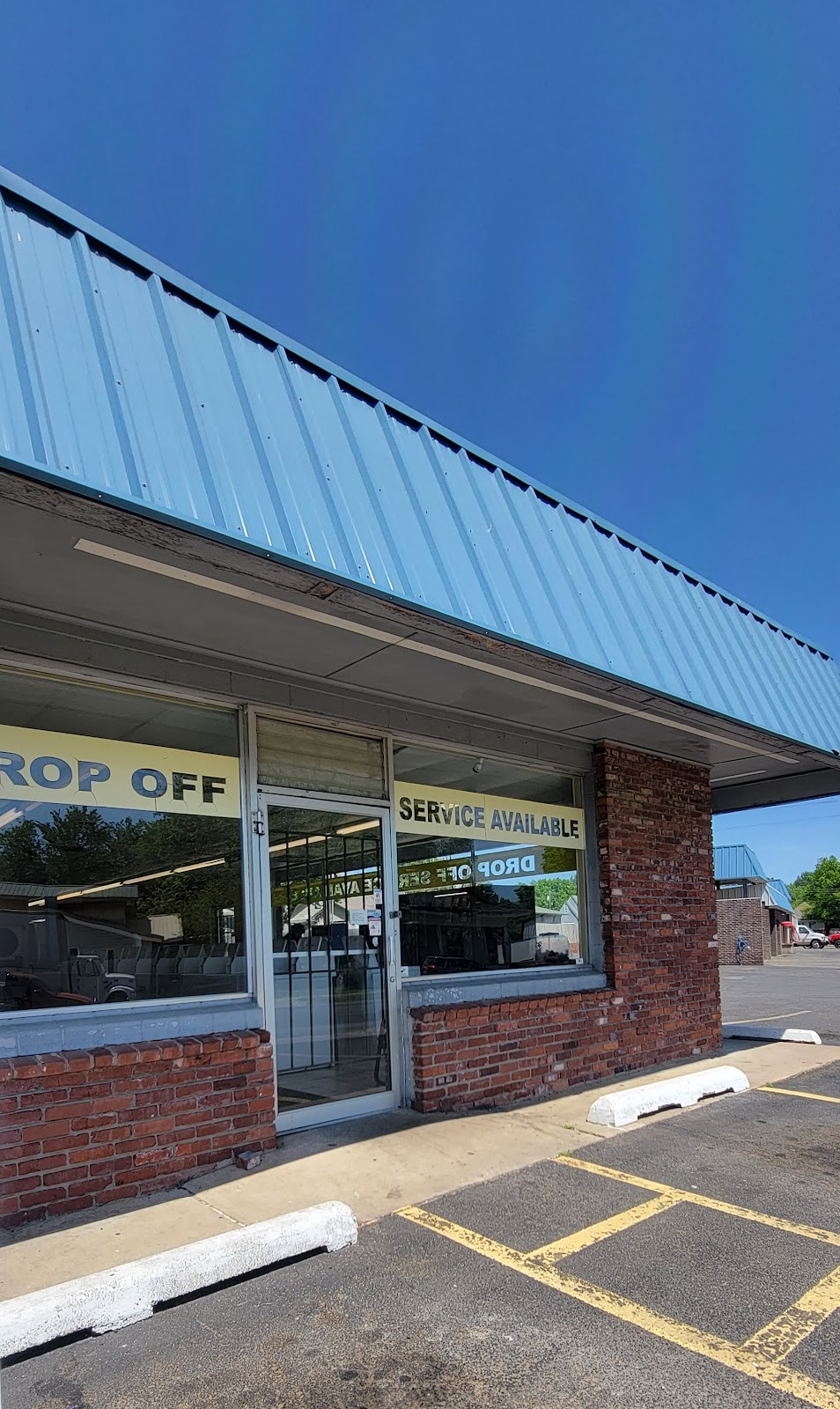 Leisure Way Laundry | 1208 Gibson St, Muskogee, OK 74403, USA | Phone: (918) 687-9425