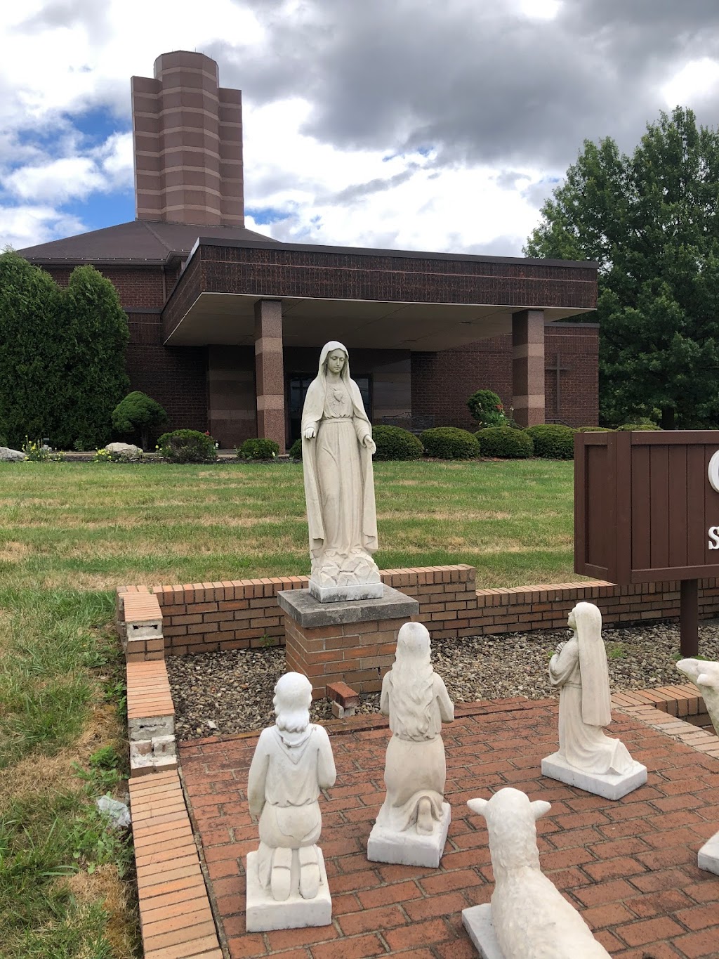 Our Lady of Fatima Roman Catholic Church | 2270 Brodhead Rd, Aliquippa, PA 15001, USA | Phone: (724) 375-7626