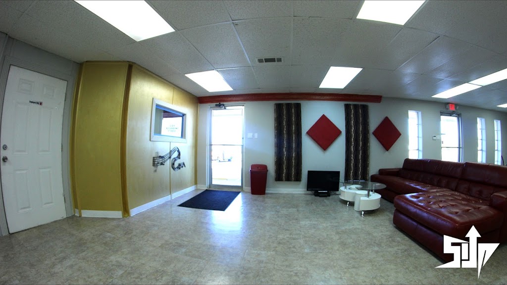 SUP Studios | 2921 Brown Trail Suite #120, Bedford, TX 76021, USA | Phone: (214) 546-2560