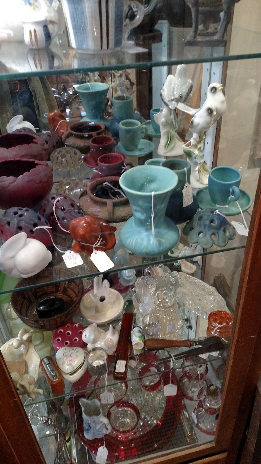 Lakeview Antiques and Collectables | 41990 Big Bear Blvd, Big Bear Lake, CA 92315 | Phone: (808) 927-9885