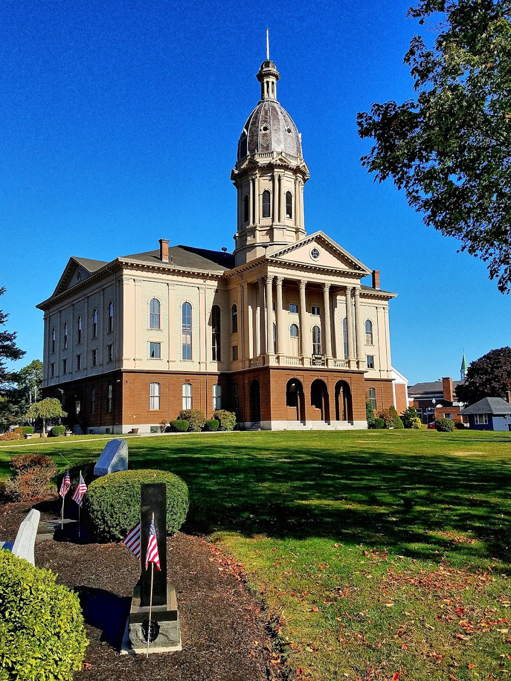 Middleborough Town Hall | 10 Nickerson Ave, Middleborough, MA 02346, USA | Phone: (508) 946-2400