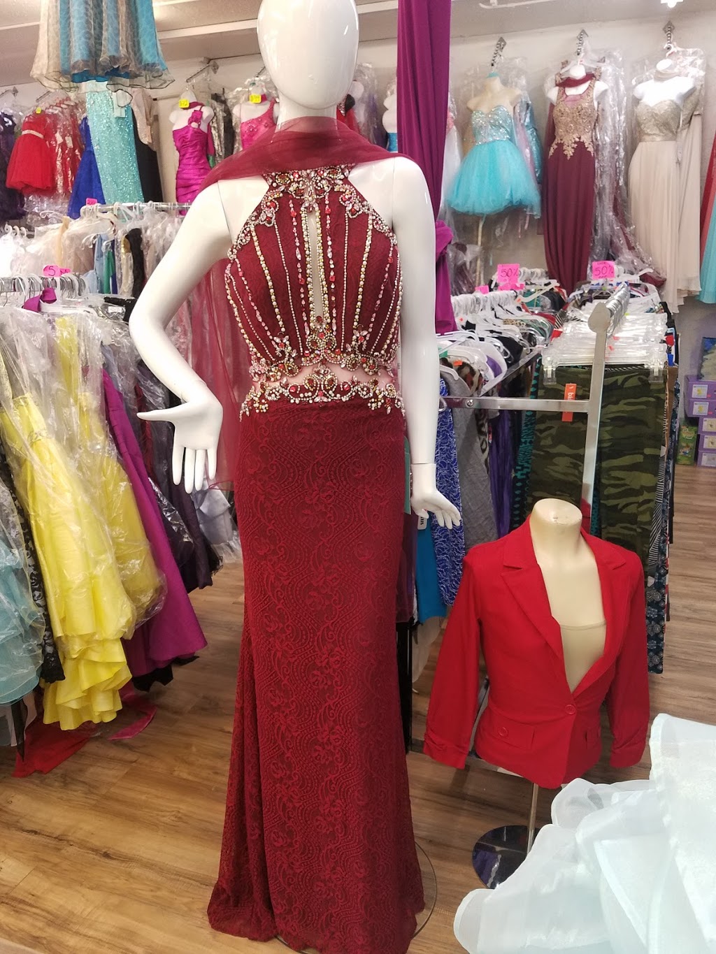 Novedades Prado Quinceanera and Prom dresses | 8005 N Lombard St, Portland, OR 97203, USA | Phone: (503) 289-9505