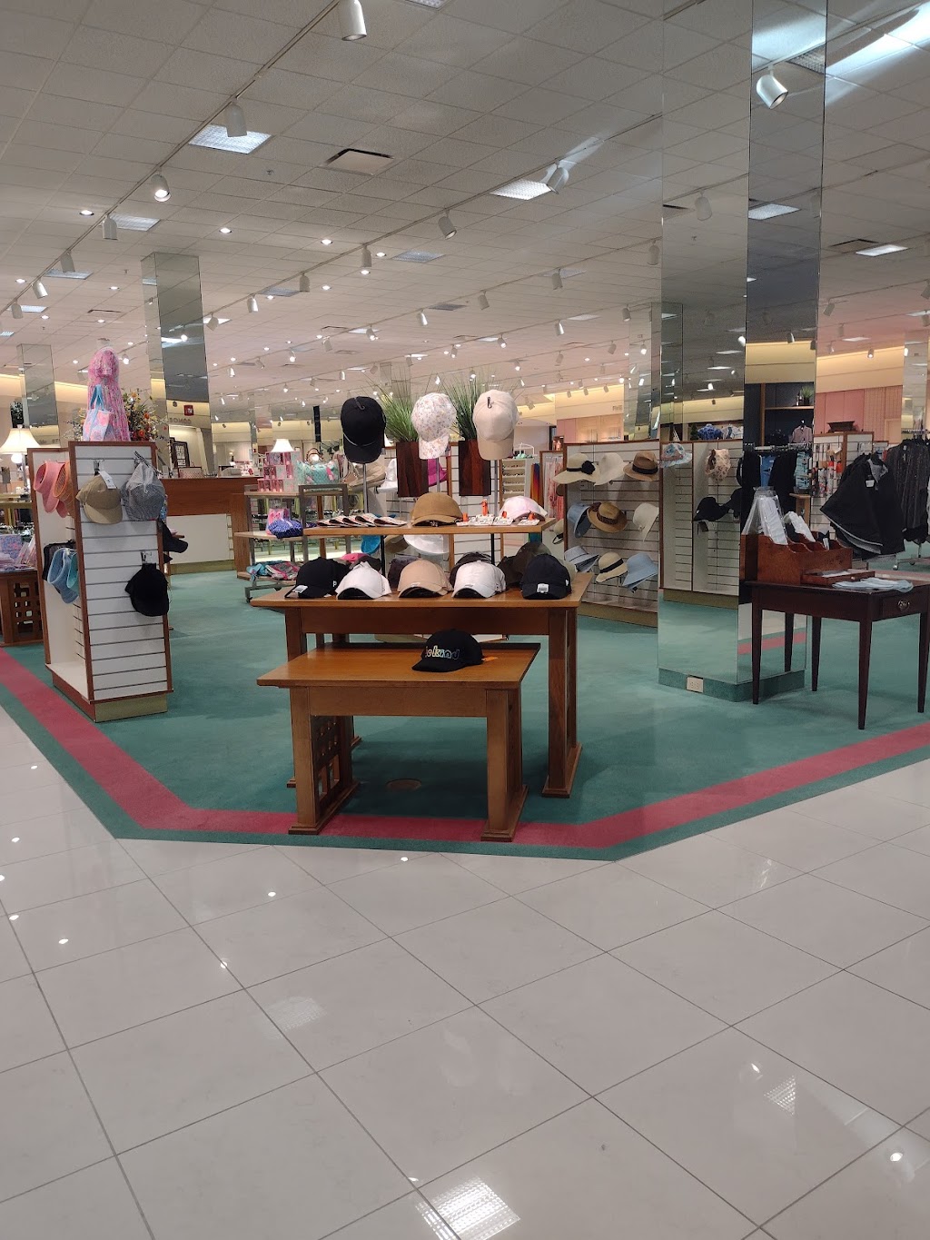 Von Maur | Corbin Park, 6701 W 135th St, Overland Park, KS 66223, USA | Phone: (913) 681-1031