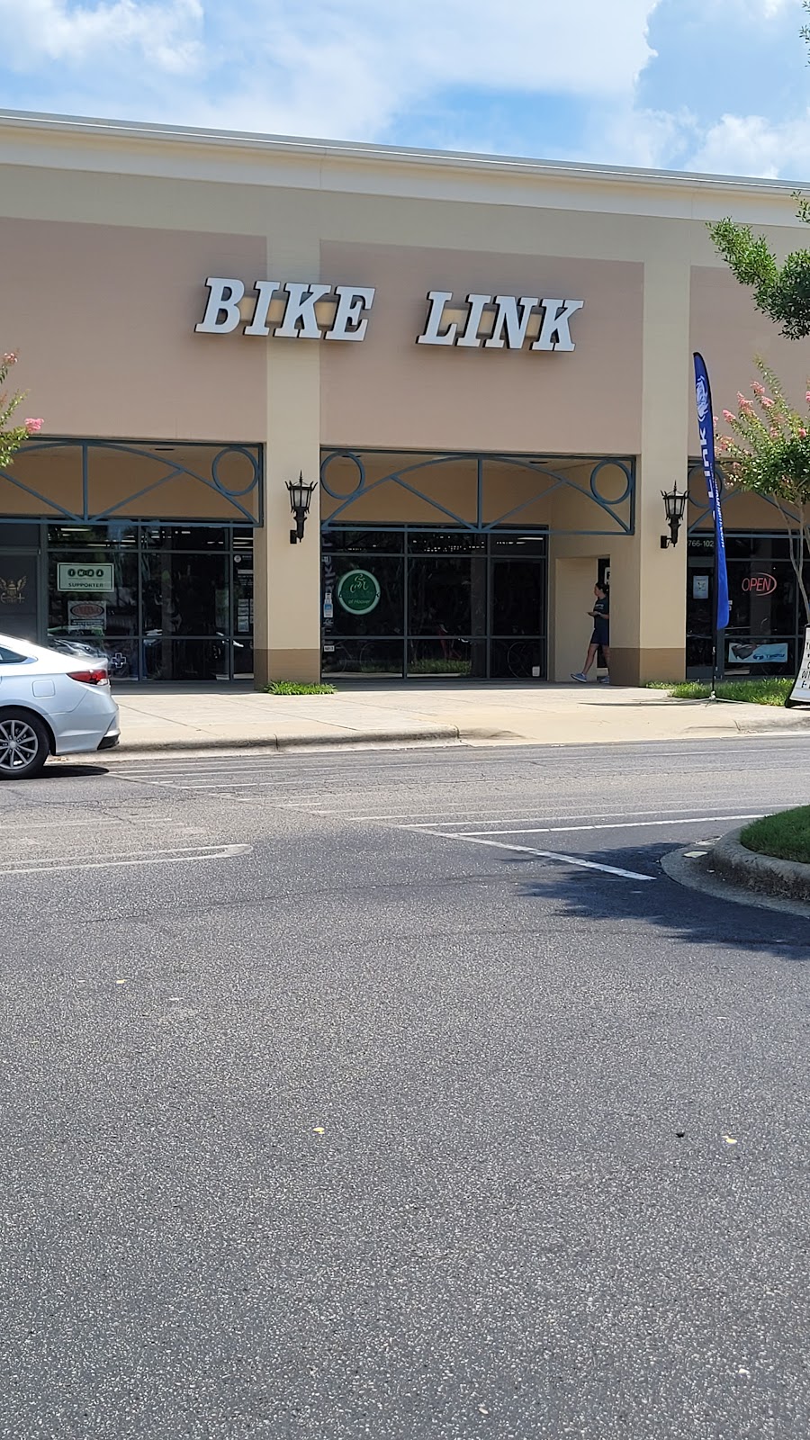 Bike Link of Hoover | 2766 John Hawkins Pkwy #104, Hoover, AL 35244, USA | Phone: (205) 985-0001