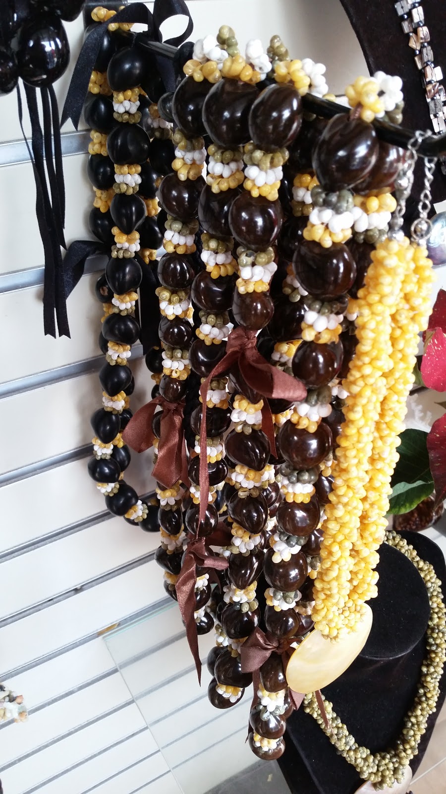 Tahitian Treasures | 55-370 Kamehameha Hwy, Laie, HI 96762 | Phone: (808) 429-3875