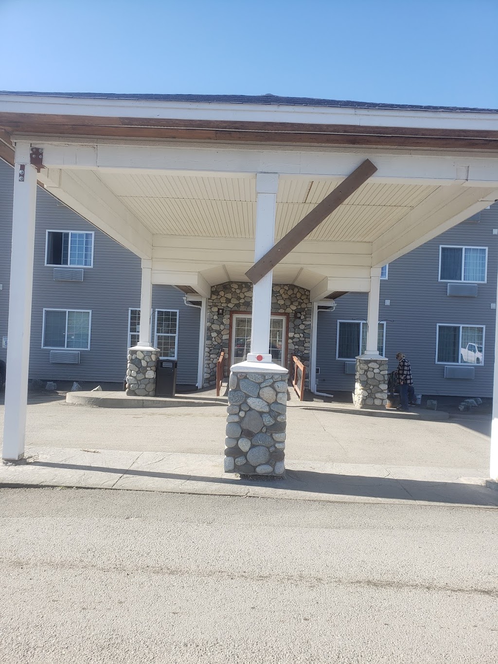 Grand View Inn & Suites | 2900 E Parks Hwy, Wasilla, AK 99654, USA | Phone: (907) 352-1700