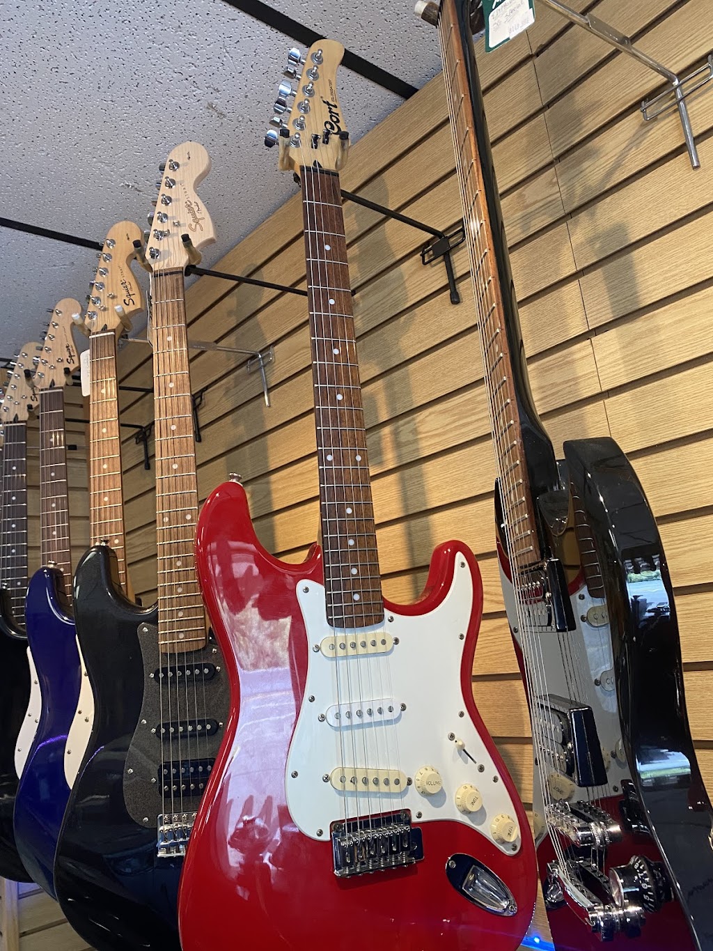 The Guitar Shop | 5985 US-9, Howell Township, NJ 07731, USA | Phone: (732) 942-9500