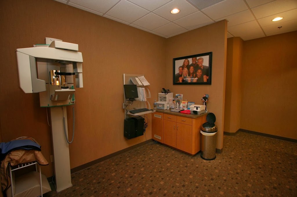 Pewaukee Dental | 1231 George Towne Dr Ste D, Pewaukee, WI 53072, USA | Phone: (262) 691-9832