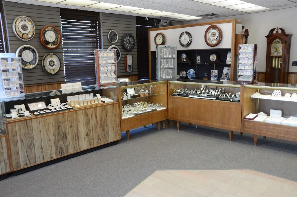 Fennern Jewelers | 890 Main St, Baldwin, WI 54002, USA | Phone: (715) 684-2823