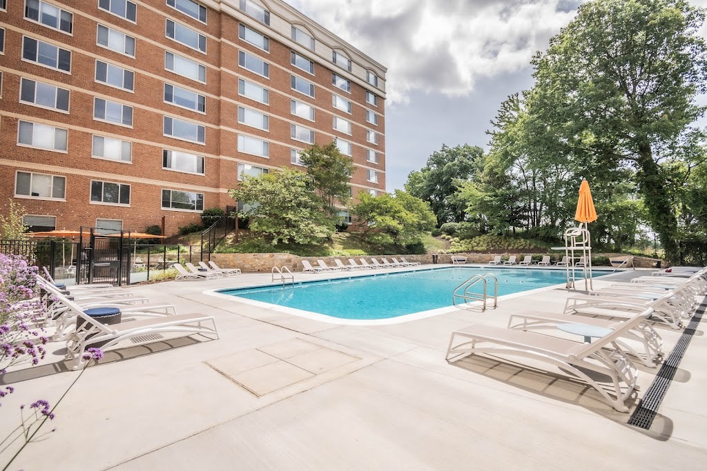 Dominion Plaza Apartments | 1200 S Courthouse Rd, Arlington, VA 22204, USA | Phone: (703) 920-2000