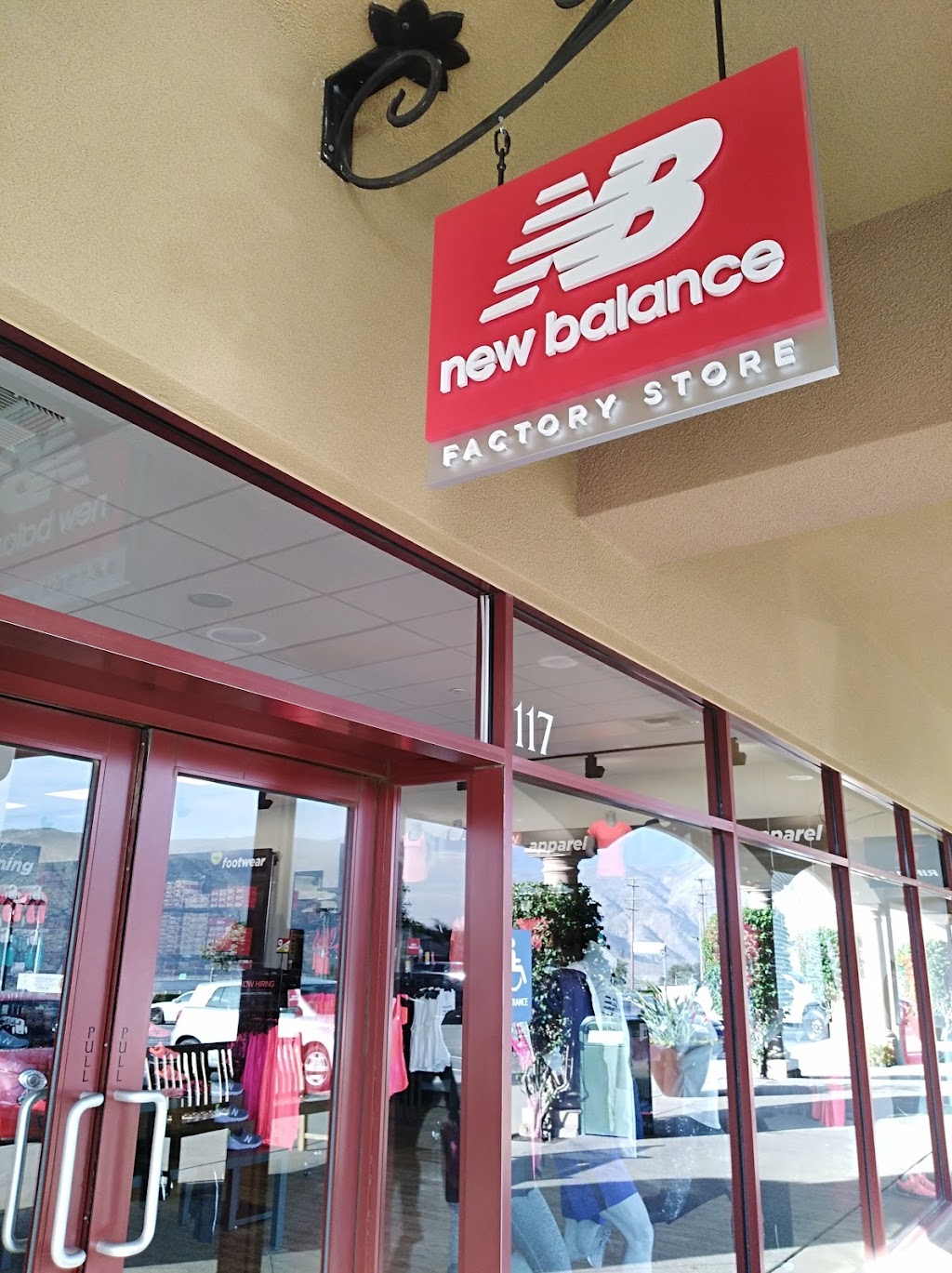 New Balance Factory Store Cabazon | 48750 Seminole Dr # 117, Cabazon, CA 92230, USA | Phone: (951) 849-1443