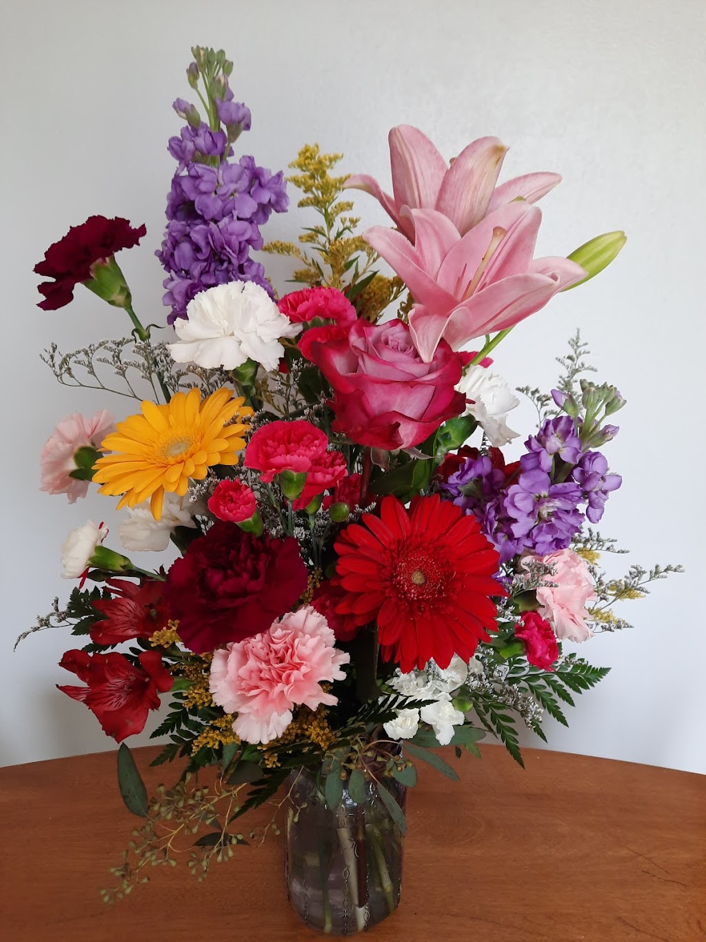Main St Blooms & Boutique | 20765 W Main St, Lannon, WI 53046, USA | Phone: (262) 293-9474