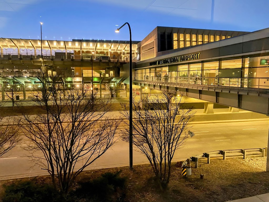 Chicago Midway International Airport | 5700 S Cicero Ave, Chicago, IL 60638, USA | Phone: (773) 838-0600