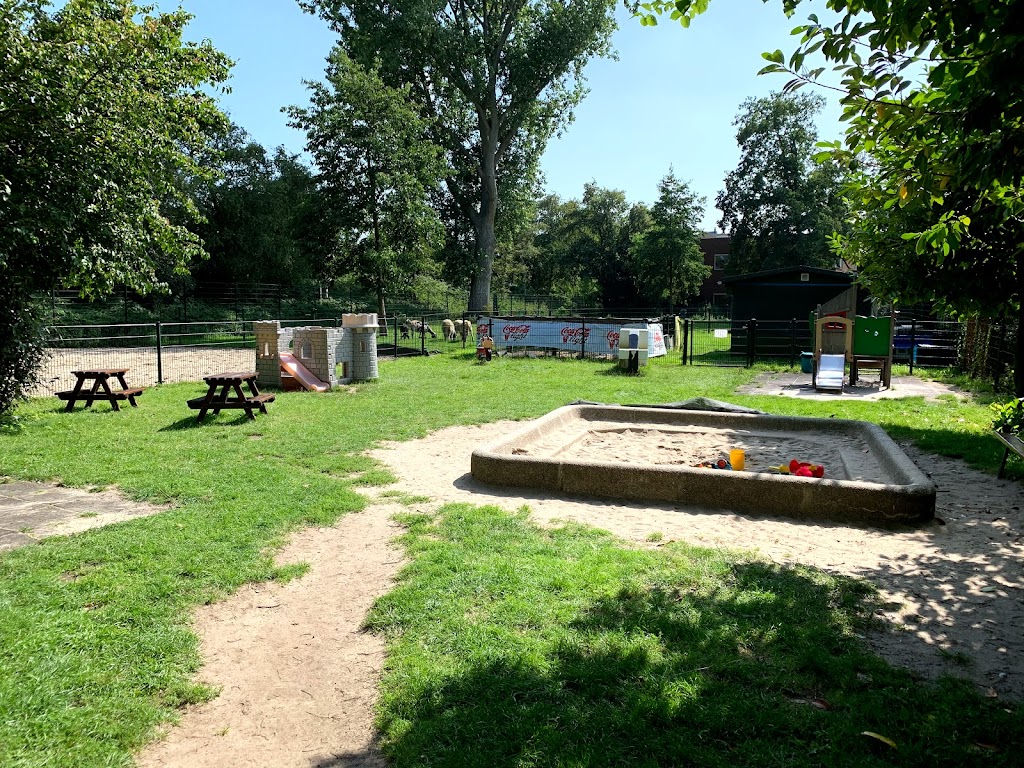 Petting Farm "de Werf" | Archimedeslaan 59, 1098 PX Amsterdam, Netherlands | Phone: 020 694 2694