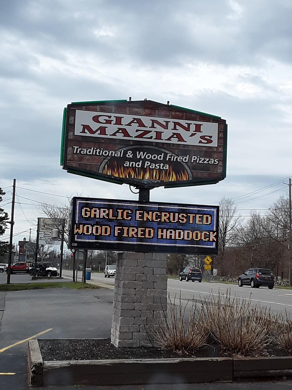 Gianni Mazias on Main | 10325 Main St, Clarence, NY 14031, USA | Phone: (716) 759-2803