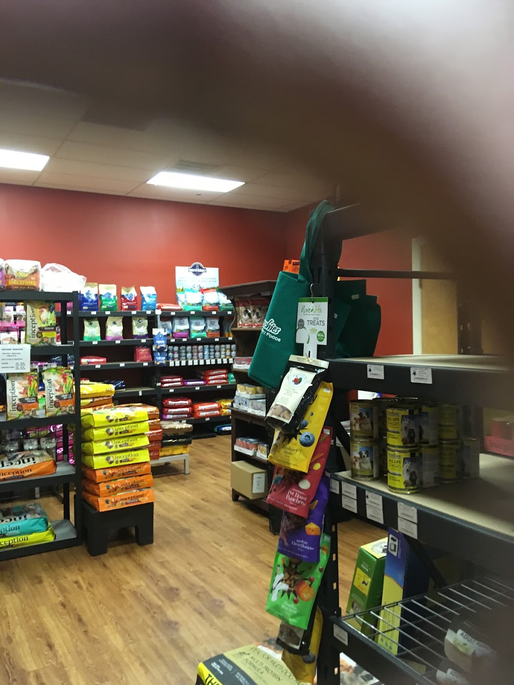 Munchies Natural Pet Foods | 2896 W Bay Dr, Belleair Bluffs, FL 33770 | Phone: (727) 581-1000