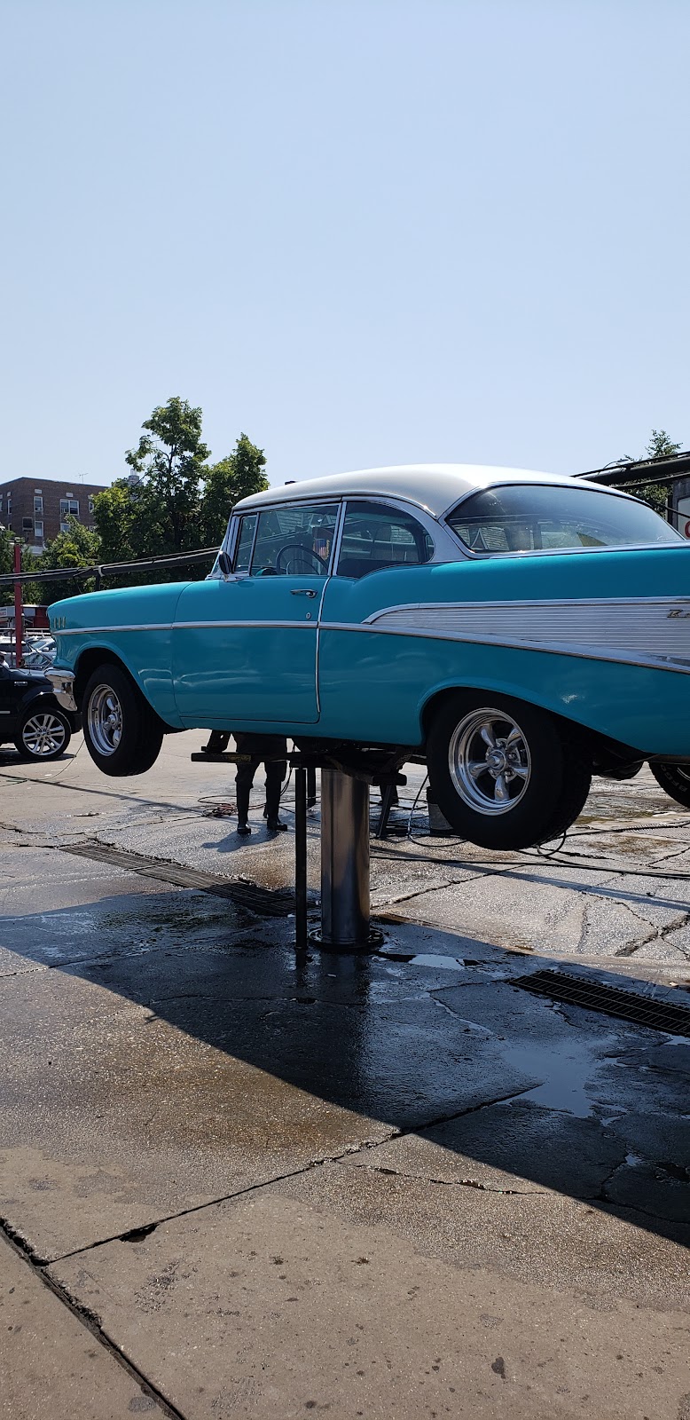 Classic Car Wash | 7404 Northern Blvd, Jackson Heights, NY 11372, USA | Phone: (718) 779-1505