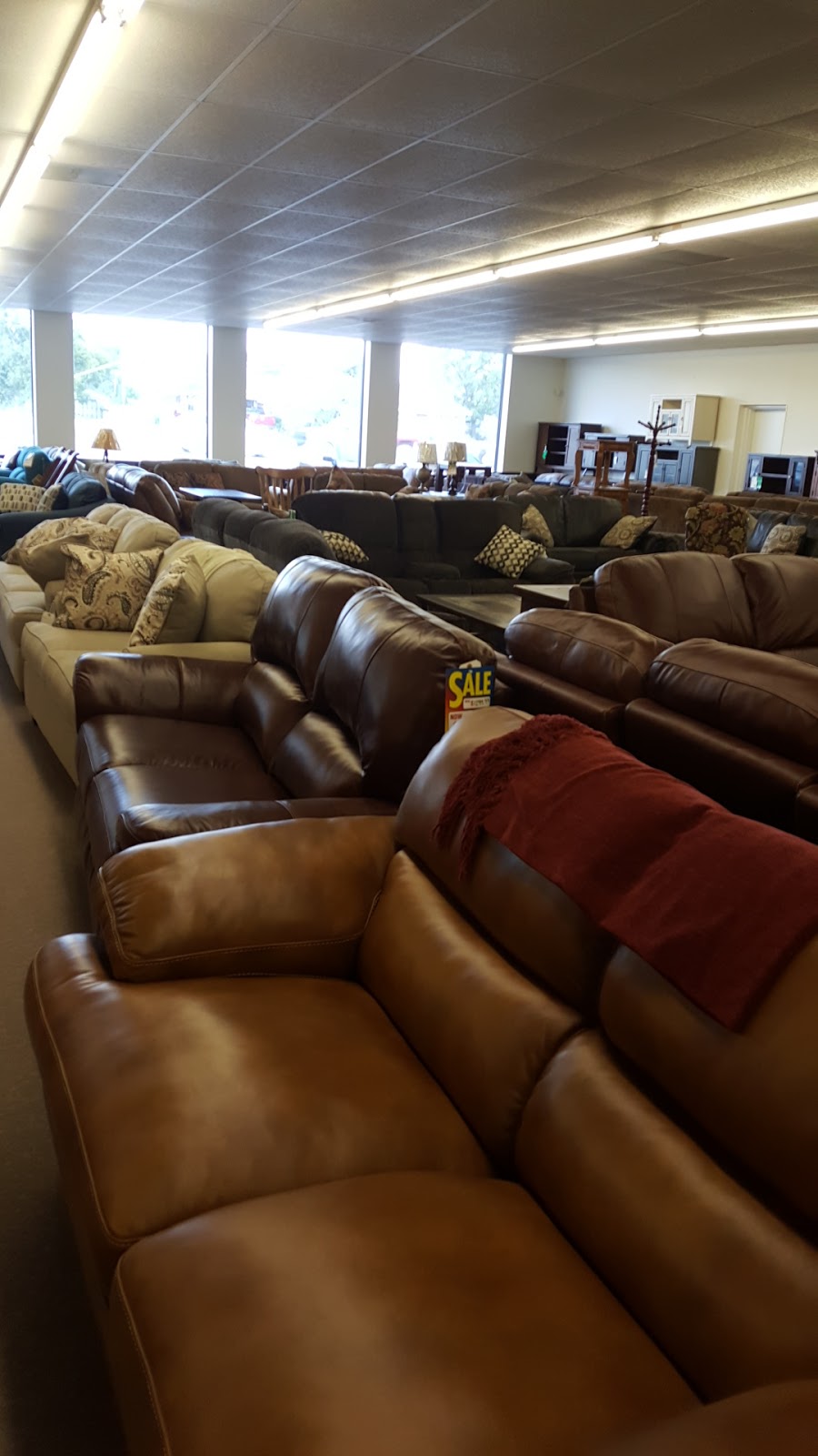 Hoelschers Fine Furniture, Appliances, and Electronics | 1205 10th St, Floresville, TX 78114, USA | Phone: (830) 393-2505