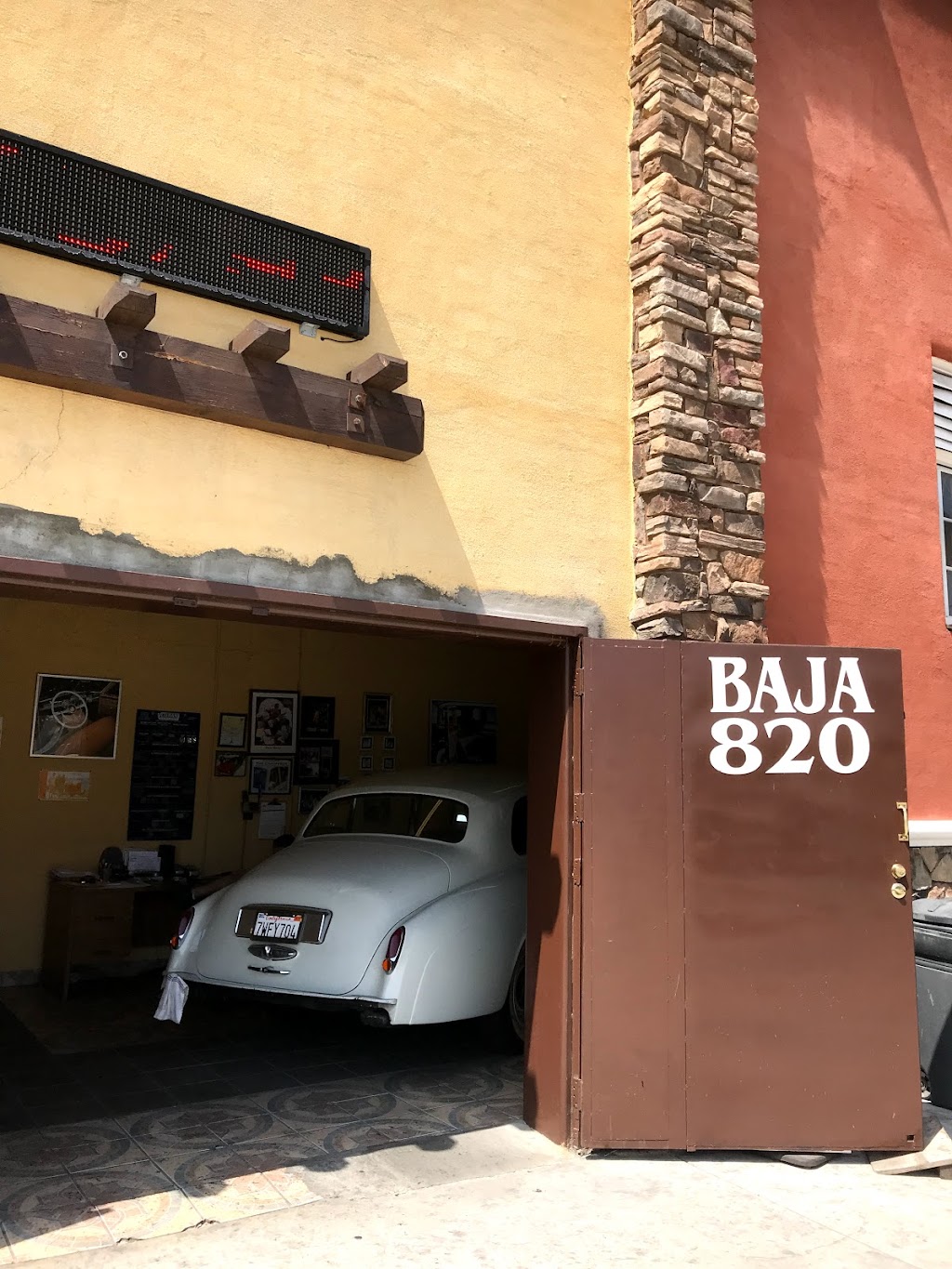Baja Auto Upholstery | 814 S La Brea Ave, Los Angeles, CA 90036, USA | Phone: (323) 931-0520