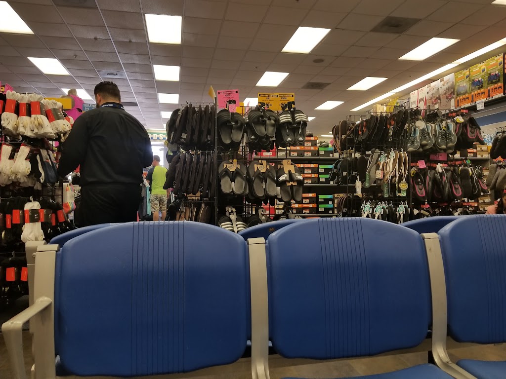 Big 5 Sporting Goods | 1421 W 17th St, Santa Ana, CA 92706, USA | Phone: (714) 564-0356