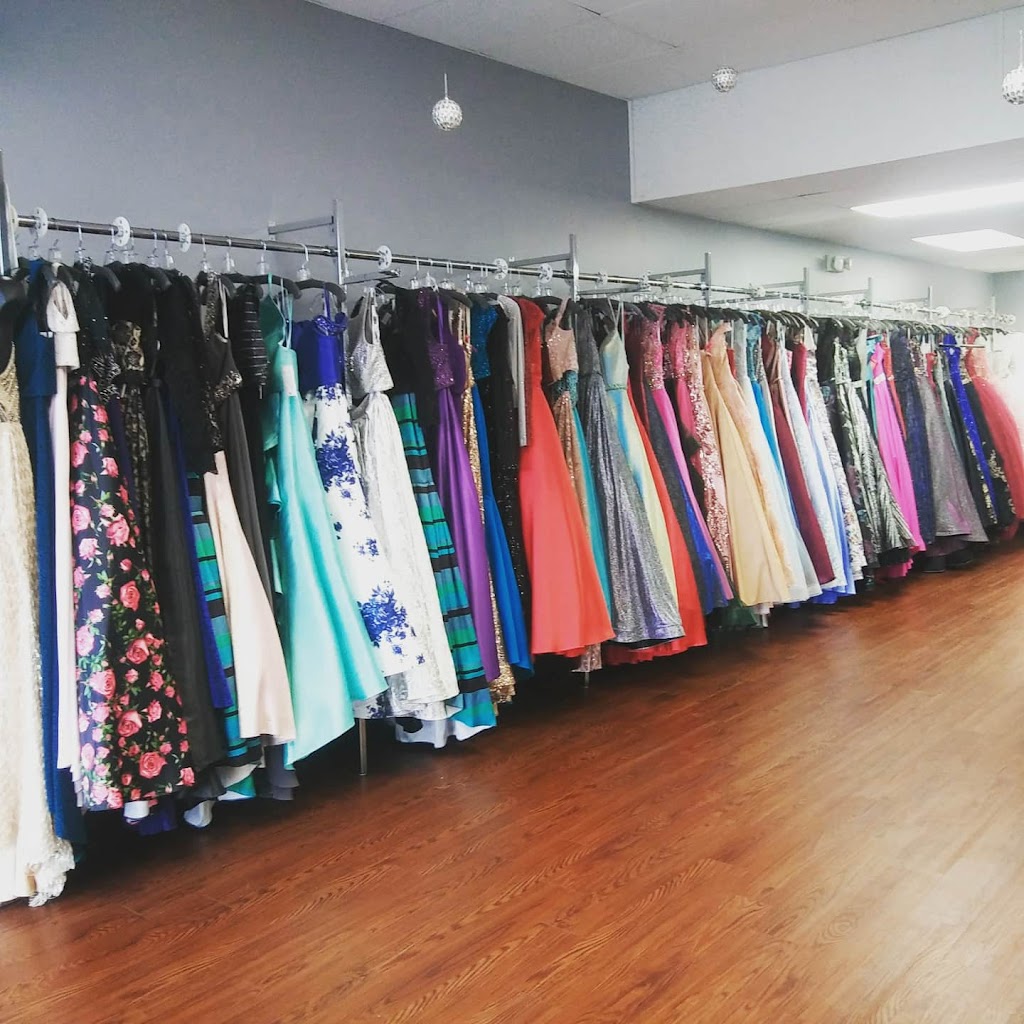 Evas Bridal & Fashion | 6227 Middlebelt Rd, Garden City, MI 48135, USA | Phone: (734) 422-5390