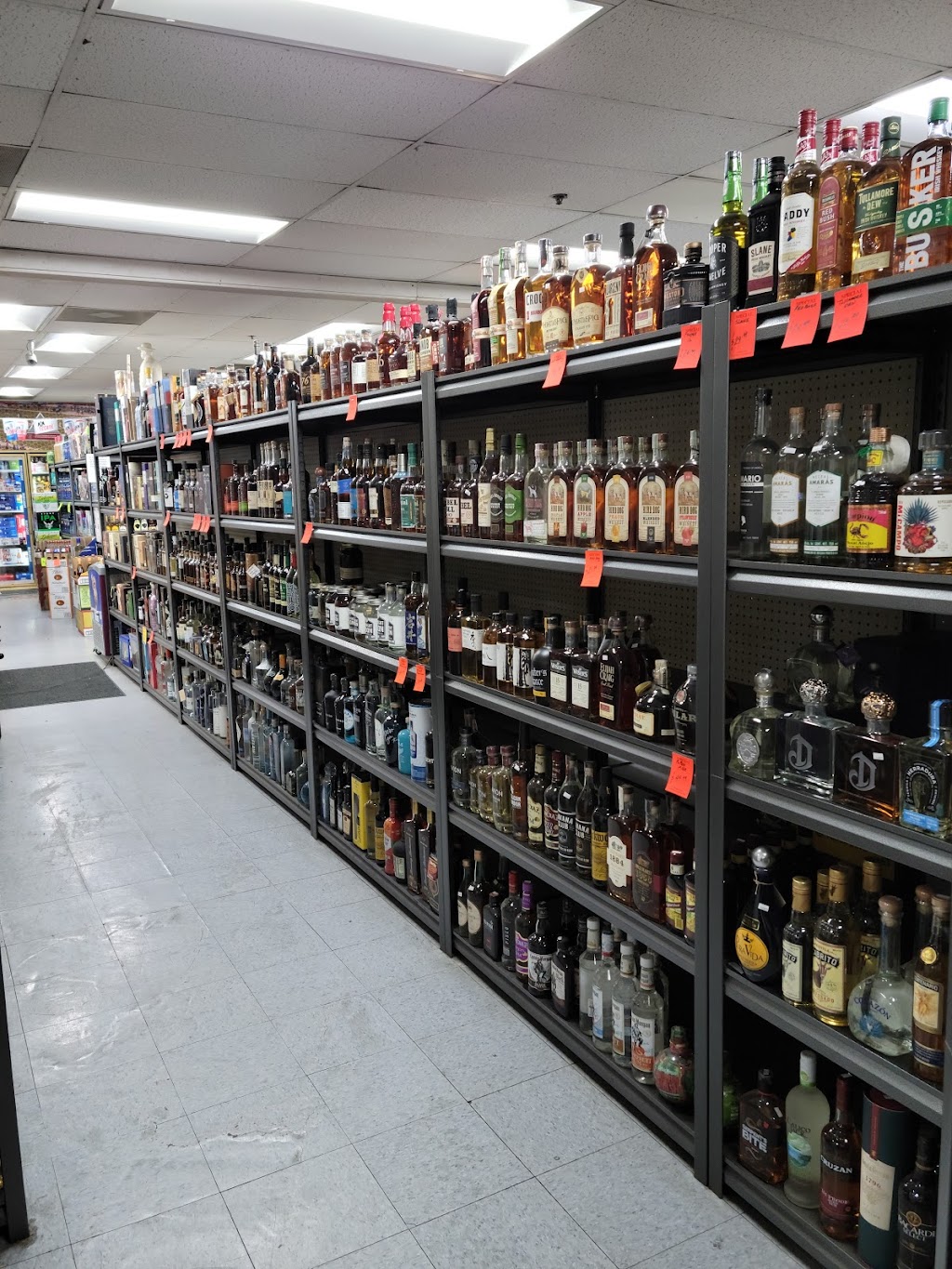 Holiday Liquor & Wine | 1717 E Vista Way #104, Vista, CA 92084, USA | Phone: (760) 758-2001